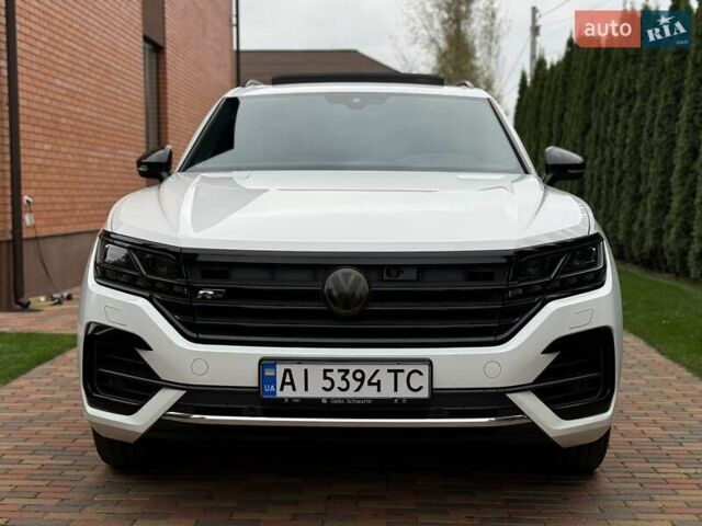 Білий Фольксваген Туарег, об'ємом двигуна 2.97 л та пробігом 141 тис. км за 51999 $, фото 1 на Automoto.ua