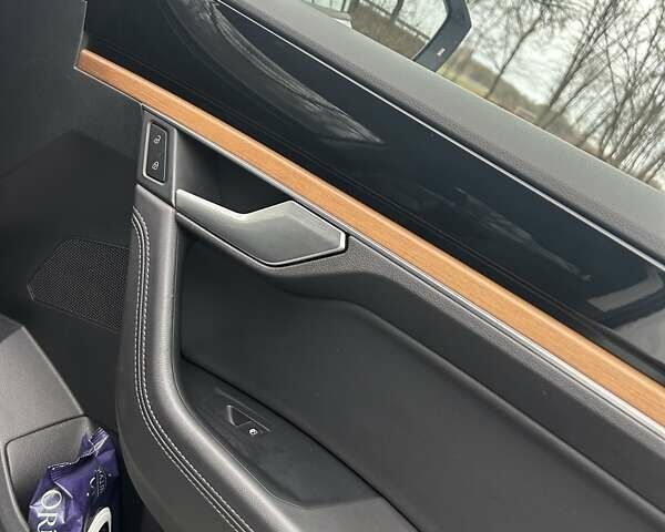 Білий Фольксваген Туарег, об'ємом двигуна 3 л та пробігом 95 тис. км за 53500 $, фото 62 на Automoto.ua