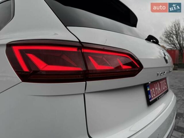 Білий Фольксваген Туарег, об'ємом двигуна 2.97 л та пробігом 148 тис. км за 53500 $, фото 47 на Automoto.ua