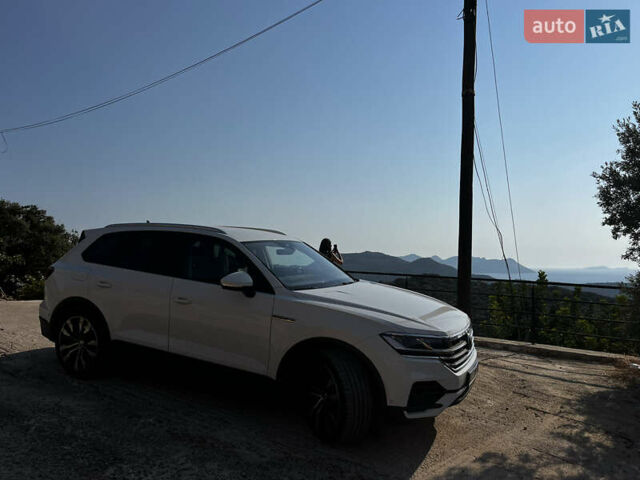 Білий Фольксваген Туарег, об'ємом двигуна 3 л та пробігом 122 тис. км за 42000 $, фото 7 на Automoto.ua