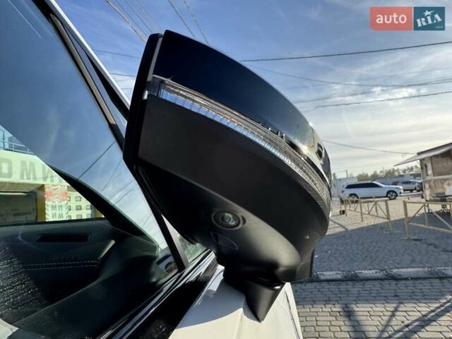 Белый Фольксваген Туарег, объемом двигателя 2.97 л и пробегом 103 тыс. км за 59500 $, фото 18 на Automoto.ua