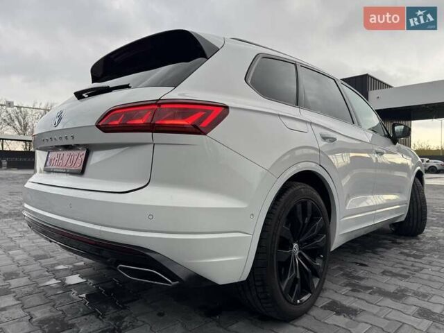 Білий Фольксваген Туарег, об'ємом двигуна 2.97 л та пробігом 148 тис. км за 53500 $, фото 8 на Automoto.ua