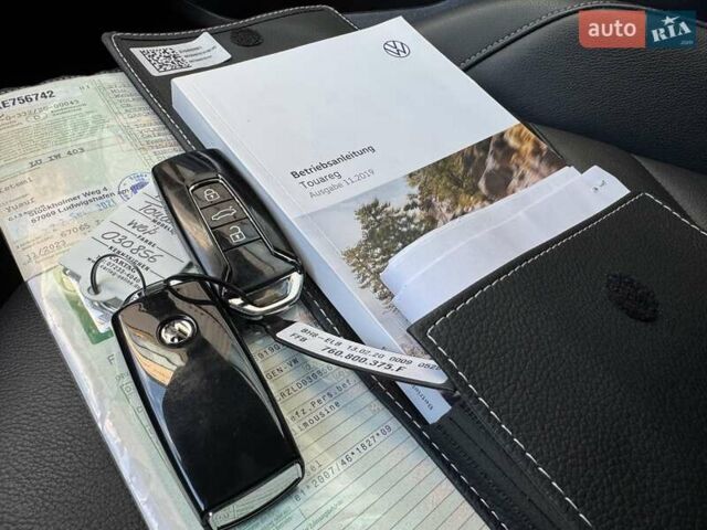 Белый Фольксваген Туарег, объемом двигателя 2.97 л и пробегом 148 тыс. км за 54500 $, фото 55 на Automoto.ua