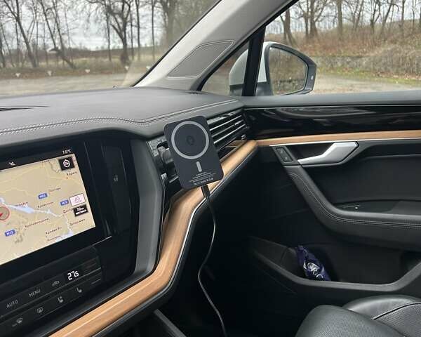 Білий Фольксваген Туарег, об'ємом двигуна 3 л та пробігом 95 тис. км за 53500 $, фото 91 на Automoto.ua