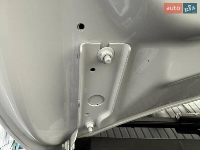 Белый Фольксваген Туарег, объемом двигателя 2.97 л и пробегом 103 тыс. км за 59500 $, фото 65 на Automoto.ua