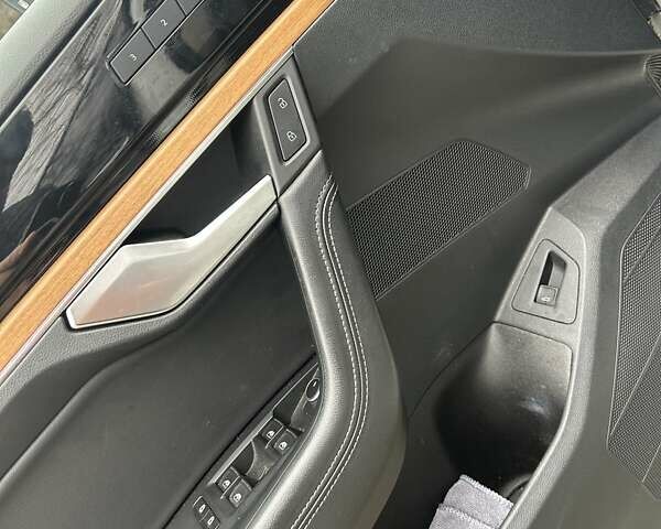 Білий Фольксваген Туарег, об'ємом двигуна 3 л та пробігом 95 тис. км за 53500 $, фото 86 на Automoto.ua