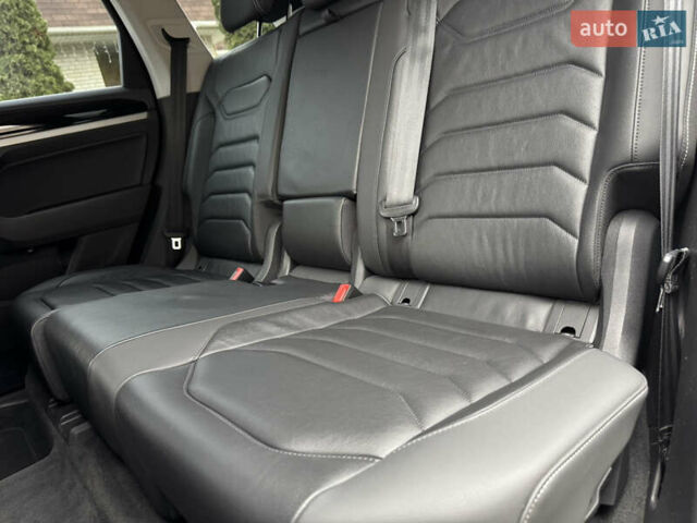 Білий Фольксваген Туарег, об'ємом двигуна 3 л та пробігом 107 тис. км за 42500 $, фото 19 на Automoto.ua