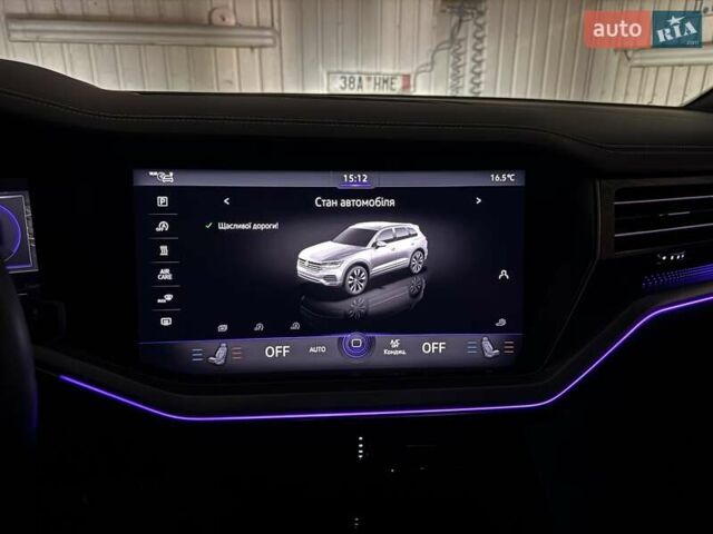 Белый Фольксваген Туарег, объемом двигателя 2.97 л и пробегом 103 тыс. км за 59500 $, фото 57 на Automoto.ua