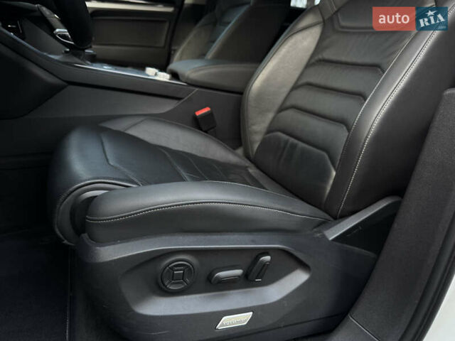 Белый Фольксваген Туарег, объемом двигателя 3 л и пробегом 109 тыс. км за 39700 $, фото 15 на Automoto.ua