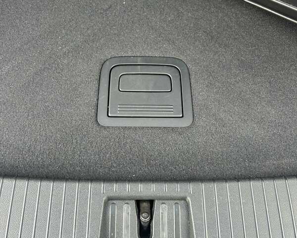 Білий Фольксваген Туарег, об'ємом двигуна 3 л та пробігом 95 тис. км за 53500 $, фото 75 на Automoto.ua