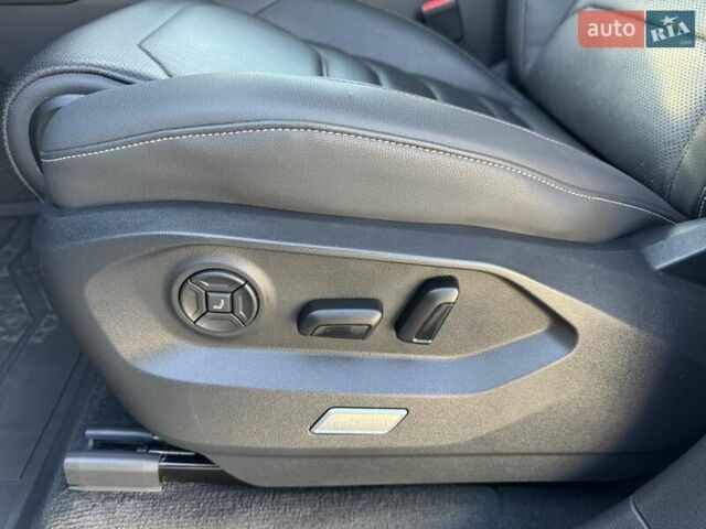 Белый Фольксваген Туарег, объемом двигателя 2.97 л и пробегом 103 тыс. км за 59500 $, фото 27 на Automoto.ua