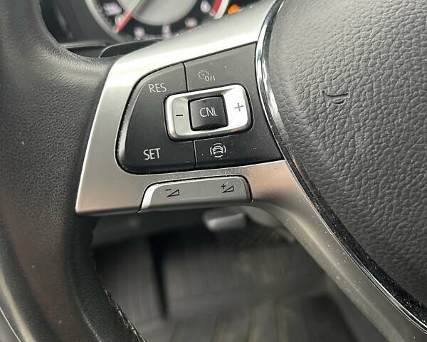 Білий Фольксваген Туарег, об'ємом двигуна 3 л та пробігом 95 тис. км за 53500 $, фото 53 на Automoto.ua