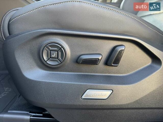 Белый Фольксваген Туарег, объемом двигателя 2.97 л и пробегом 103 тыс. км за 59500 $, фото 28 на Automoto.ua