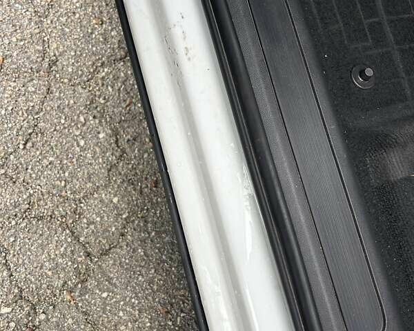 Білий Фольксваген Туарег, об'ємом двигуна 3 л та пробігом 95 тис. км за 53500 $, фото 98 на Automoto.ua