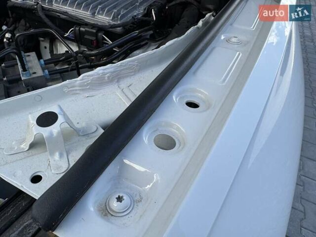 Белый Фольксваген Туарег, объемом двигателя 2.97 л и пробегом 148 тыс. км за 54500 $, фото 48 на Automoto.ua