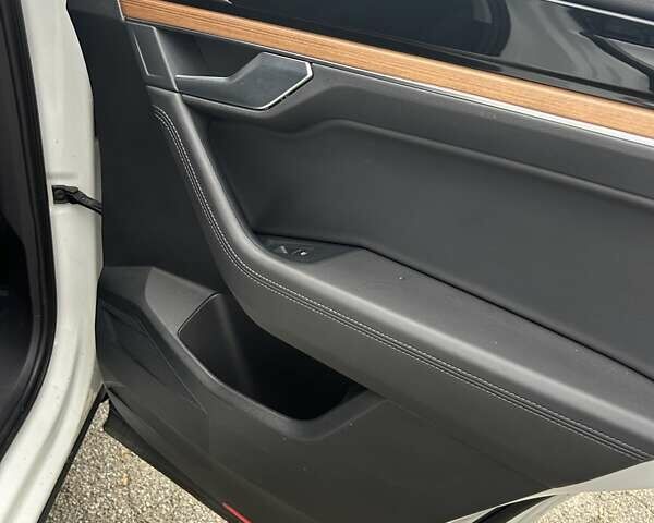 Білий Фольксваген Туарег, об'ємом двигуна 3 л та пробігом 95 тис. км за 53500 $, фото 65 на Automoto.ua