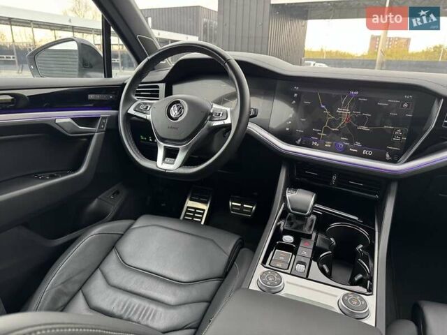 Білий Фольксваген Туарег, об'ємом двигуна 2.97 л та пробігом 148 тис. км за 53500 $, фото 21 на Automoto.ua