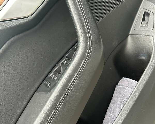 Білий Фольксваген Туарег, об'ємом двигуна 3 л та пробігом 95 тис. км за 53500 $, фото 85 на Automoto.ua