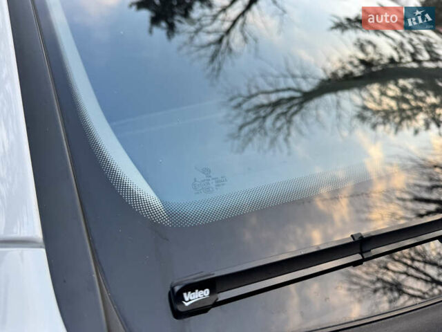 Белый Фольксваген Туарег, объемом двигателя 3 л и пробегом 109 тыс. км за 39700 $, фото 11 на Automoto.ua