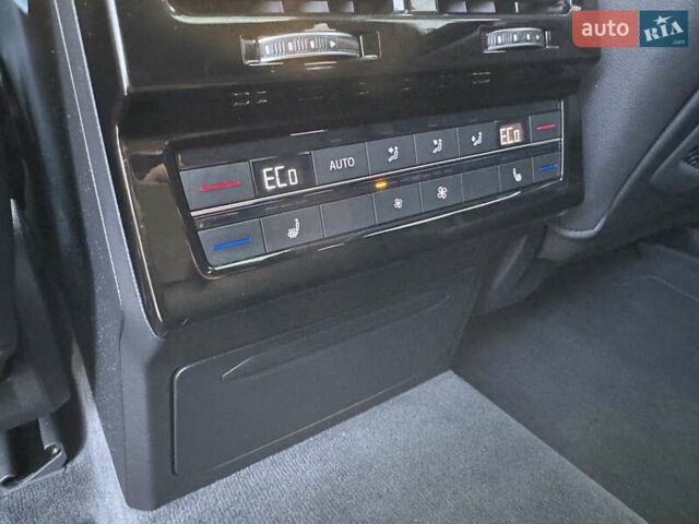 Белый Фольксваген Туарег, объемом двигателя 2.97 л и пробегом 148 тыс. км за 54500 $, фото 39 на Automoto.ua