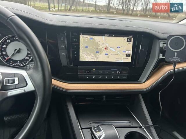 Білий Фольксваген Туарег, об'ємом двигуна 3 л та пробігом 95 тис. км за 53500 $, фото 104 на Automoto.ua