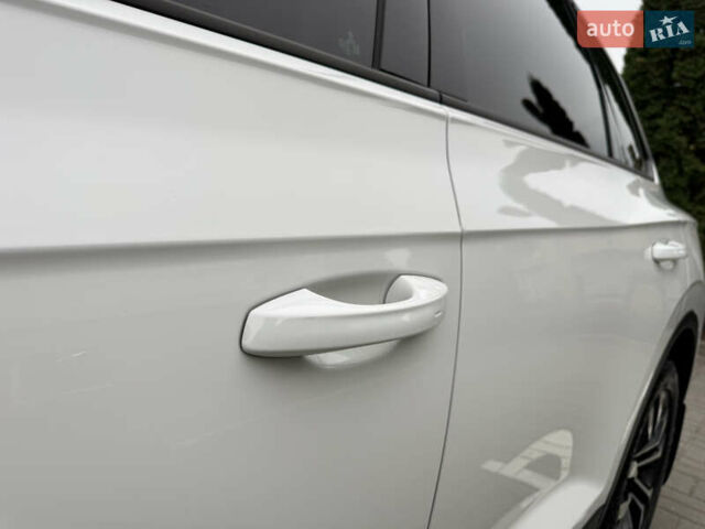 Білий Фольксваген Туарег, об'ємом двигуна 3 л та пробігом 107 тис. км за 42500 $, фото 12 на Automoto.ua