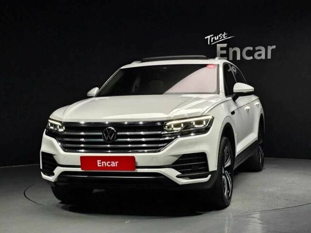 Фольксваген Туарег 2020 у Києві на Automoto.ua Білий Фольксваген Туарег, об'ємом двигуна 3 л та пробігом 25 тис. км за 34000 $, фото 1 на Automoto.ua
