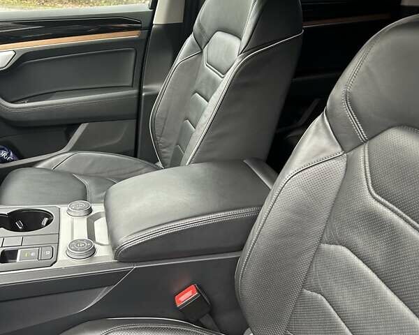 Білий Фольксваген Туарег, об'ємом двигуна 3 л та пробігом 95 тис. км за 53500 $, фото 95 на Automoto.ua