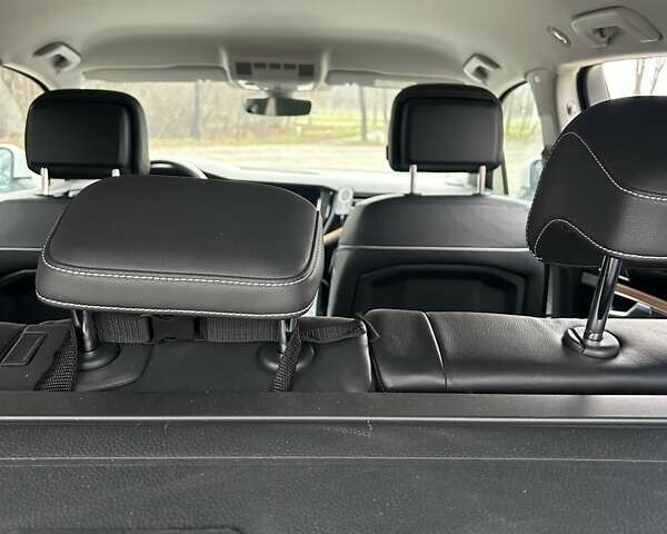 Білий Фольксваген Туарег, об'ємом двигуна 3 л та пробігом 95 тис. км за 53500 $, фото 71 на Automoto.ua