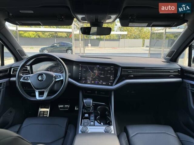 Белый Фольксваген Туарег, объемом двигателя 2.97 л и пробегом 148 тыс. км за 54500 $, фото 11 на Automoto.ua