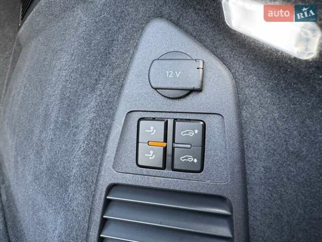 Белый Фольксваген Туарег, объемом двигателя 2.97 л и пробегом 148 тыс. км за 54500 $, фото 50 на Automoto.ua