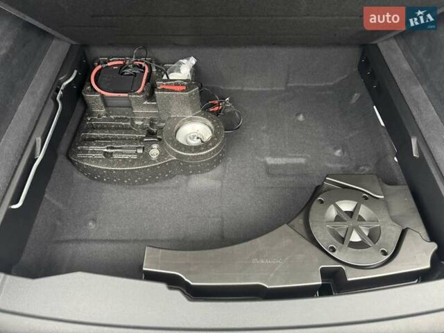 Білий Фольксваген Туарег, об'ємом двигуна 2.97 л та пробігом 148 тис. км за 53500 $, фото 37 на Automoto.ua