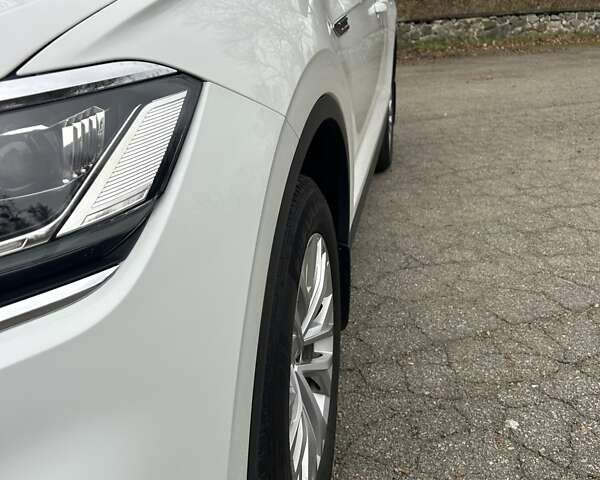 Білий Фольксваген Туарег, об'ємом двигуна 3 л та пробігом 95 тис. км за 53500 $, фото 49 на Automoto.ua