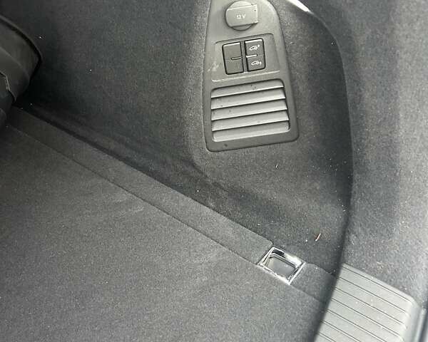 Білий Фольксваген Туарег, об'ємом двигуна 3 л та пробігом 95 тис. км за 53500 $, фото 76 на Automoto.ua