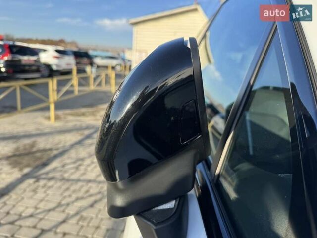 Белый Фольксваген Туарег, объемом двигателя 2.97 л и пробегом 103 тыс. км за 59500 $, фото 17 на Automoto.ua