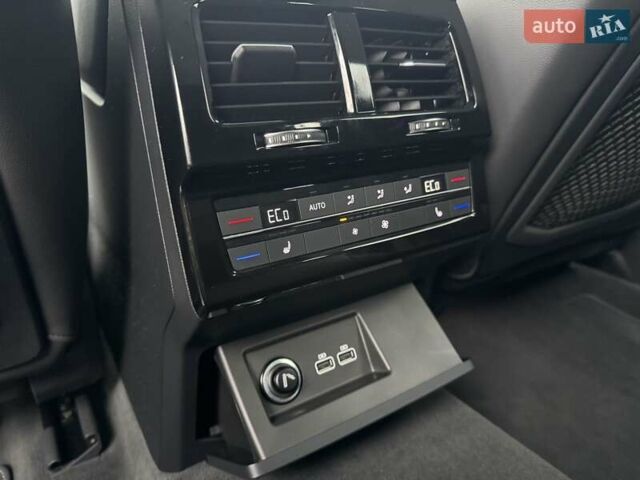 Білий Фольксваген Туарег, об'ємом двигуна 2.97 л та пробігом 148 тис. км за 53500 $, фото 26 на Automoto.ua