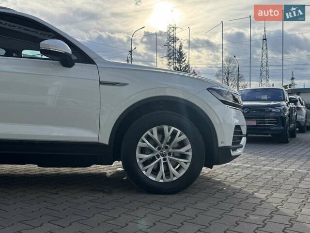Фольксваген Туарег 2020 у Чернівцях на Automoto.ua Білий Фольксваген Туарег, об'ємом двигуна 3 л та пробігом 190 тис. км за 37800 $, фото 8 на Automoto.ua