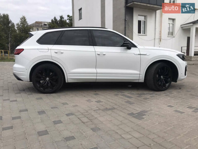 Белый Фольксваген Туарег, объемом двигателя 3.96 л и пробегом 126 тыс. км за 59500 $, фото 2 на Automoto.ua