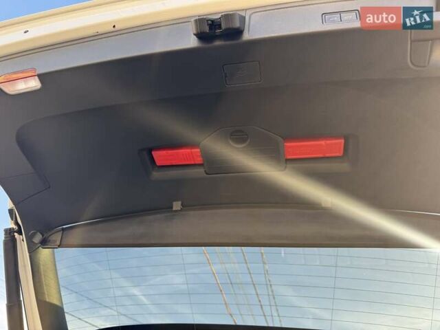 Белый Фольксваген Туарег, объемом двигателя 2.97 л и пробегом 103 тыс. км за 59500 $, фото 42 на Automoto.ua