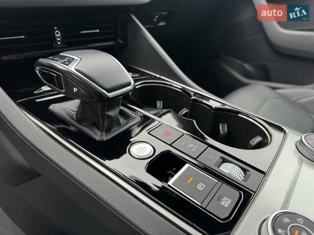 Білий Фольксваген Туарег, об'ємом двигуна 2.97 л та пробігом 148 тис. км за 53500 $, фото 31 на Automoto.ua