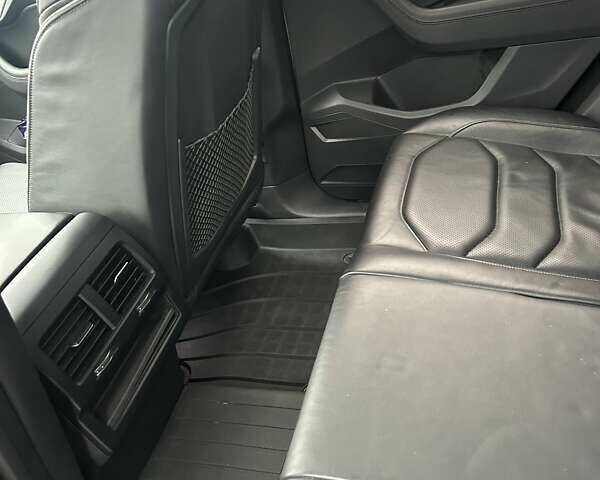 Білий Фольксваген Туарег, об'ємом двигуна 3 л та пробігом 95 тис. км за 53500 $, фото 84 на Automoto.ua