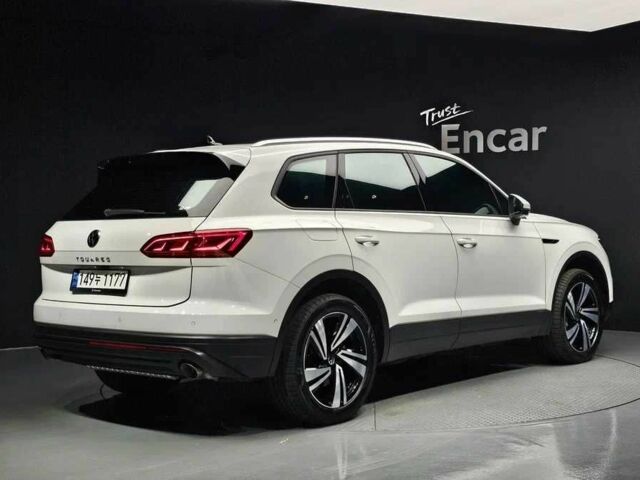 Фольксваген Туарег 2020 у Києві на Automoto.ua Білий Фольксваген Туарег, об'ємом двигуна 3 л та пробігом 25 тис. км за 34000 $, фото 2 на Automoto.ua