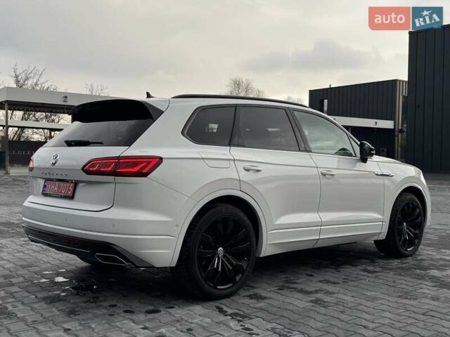 Білий Фольксваген Туарег, об'ємом двигуна 2.97 л та пробігом 148 тис. км за 53500 $, фото 4 на Automoto.ua