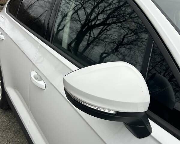 Білий Фольксваген Туарег, об'ємом двигуна 3 л та пробігом 95 тис. км за 53500 $, фото 40 на Automoto.ua