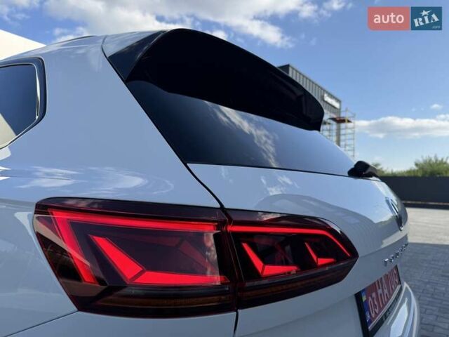 Белый Фольксваген Туарег, объемом двигателя 2.97 л и пробегом 148 тыс. км за 54500 $, фото 54 на Automoto.ua