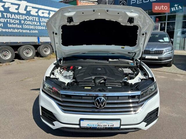 Білий Фольксваген Туарег, об'ємом двигуна 3 л та пробігом 113 тис. км за 43900 $, фото 39 на Automoto.ua