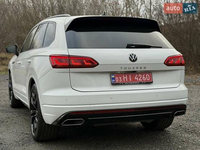 Белый Фольксваген Туарег, объемом двигателя 2.97 л и пробегом 90 тыс. км за 59989 $, фото 8 на Automoto.ua