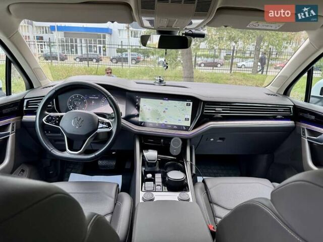 Белый Фольксваген Туарег, объемом двигателя 2.99 л и пробегом 40 тыс. км за 64990 $, фото 33 на Automoto.ua