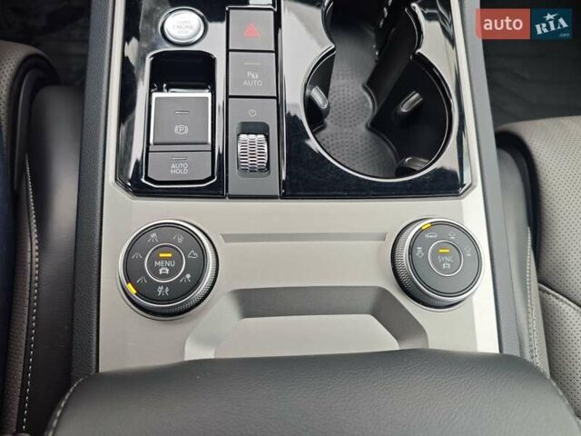 Белый Фольксваген Туарег, объемом двигателя 2.97 л и пробегом 179 тыс. км за 53924 $, фото 13 на Automoto.ua