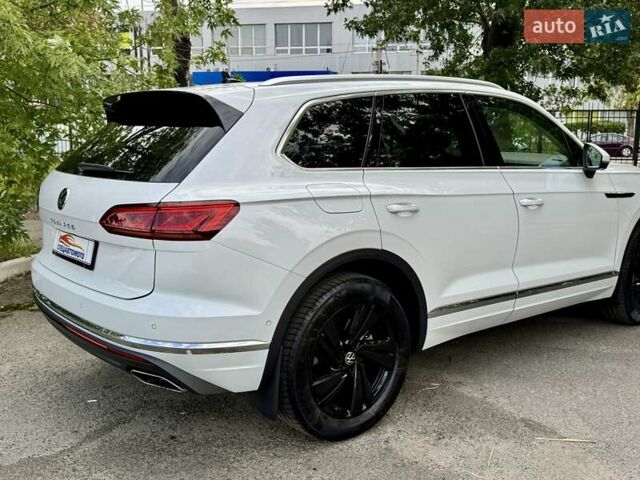 Белый Фольксваген Туарег, объемом двигателя 2.99 л и пробегом 40 тыс. км за 64990 $, фото 12 на Automoto.ua
